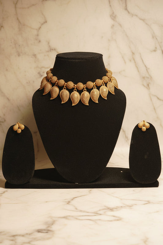 Paisley Leaf Antique Choker Set